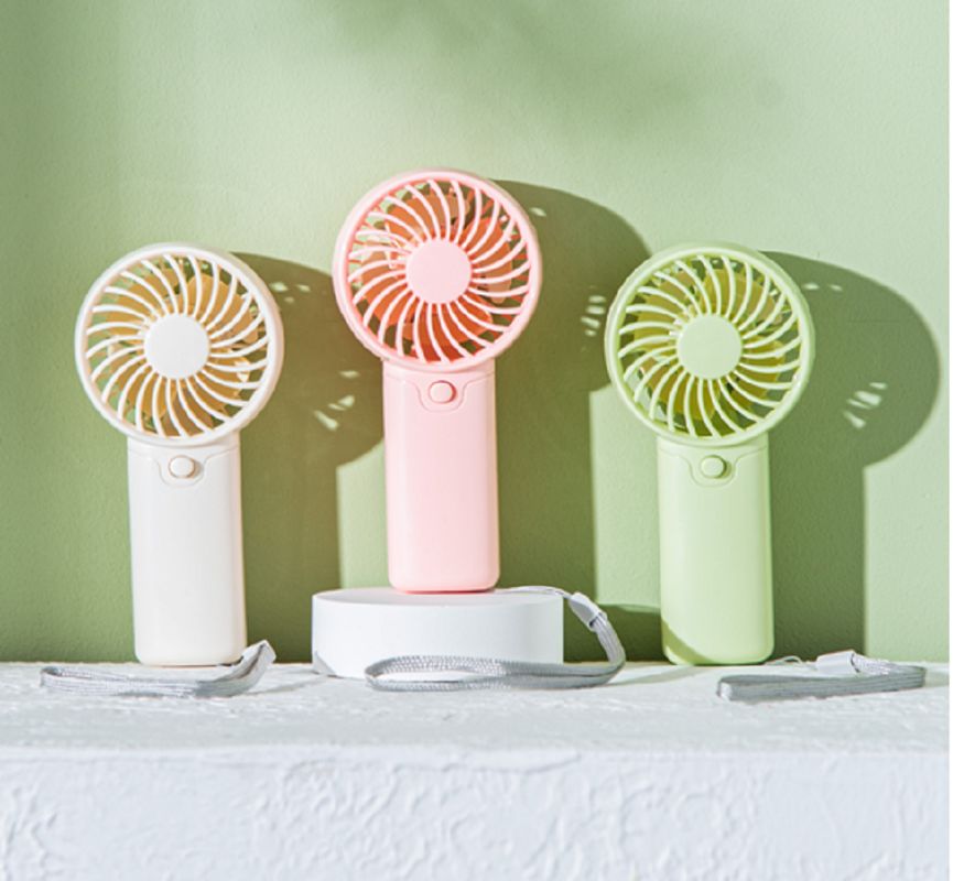 مروحة يدوية تعمل ببطارية AAA بقوة 2 واط، هيكل ABS، حجم 6*3.7*12.5 سم، وزن 53.7 جرام، خفيفة الوزن، مع حبل تعليق، أخضر، أحمر، أبيض