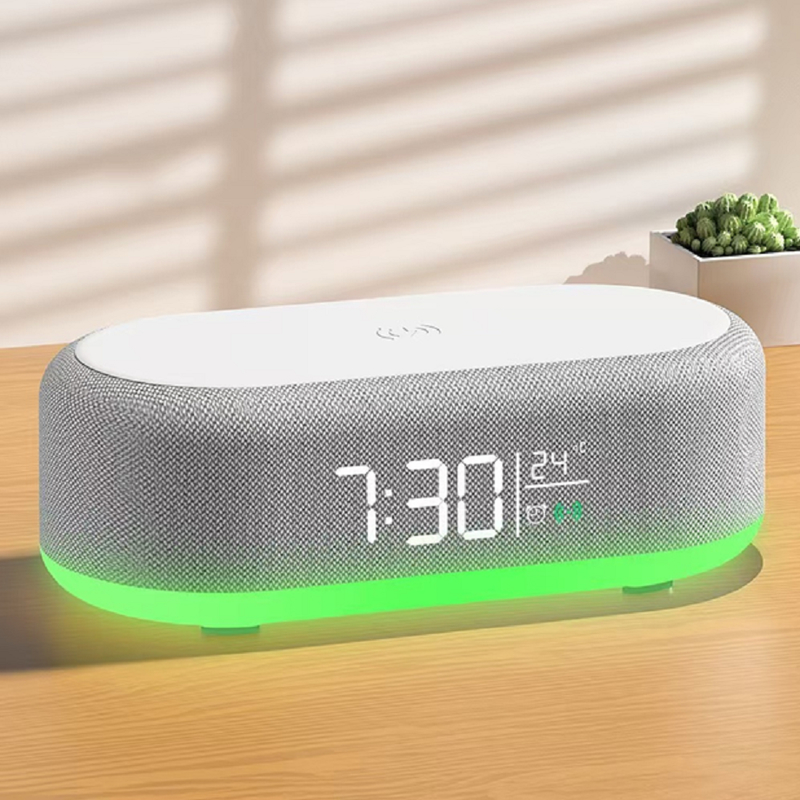 مكبر صوت ETEK Bluetooth 5.3 متعدد الوظائف مع شاشة عرض درجة الحرارة، وساعة، وبطارية 1200 مللي أمبير في الساعة، وشحن لاسلكي 15 واط، ومحرك 52 مم 5 واط.